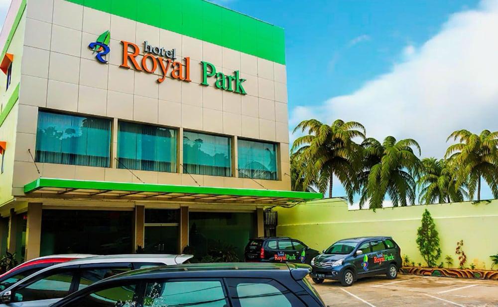 Royal Park Hotel Samarinda Extérieur photo