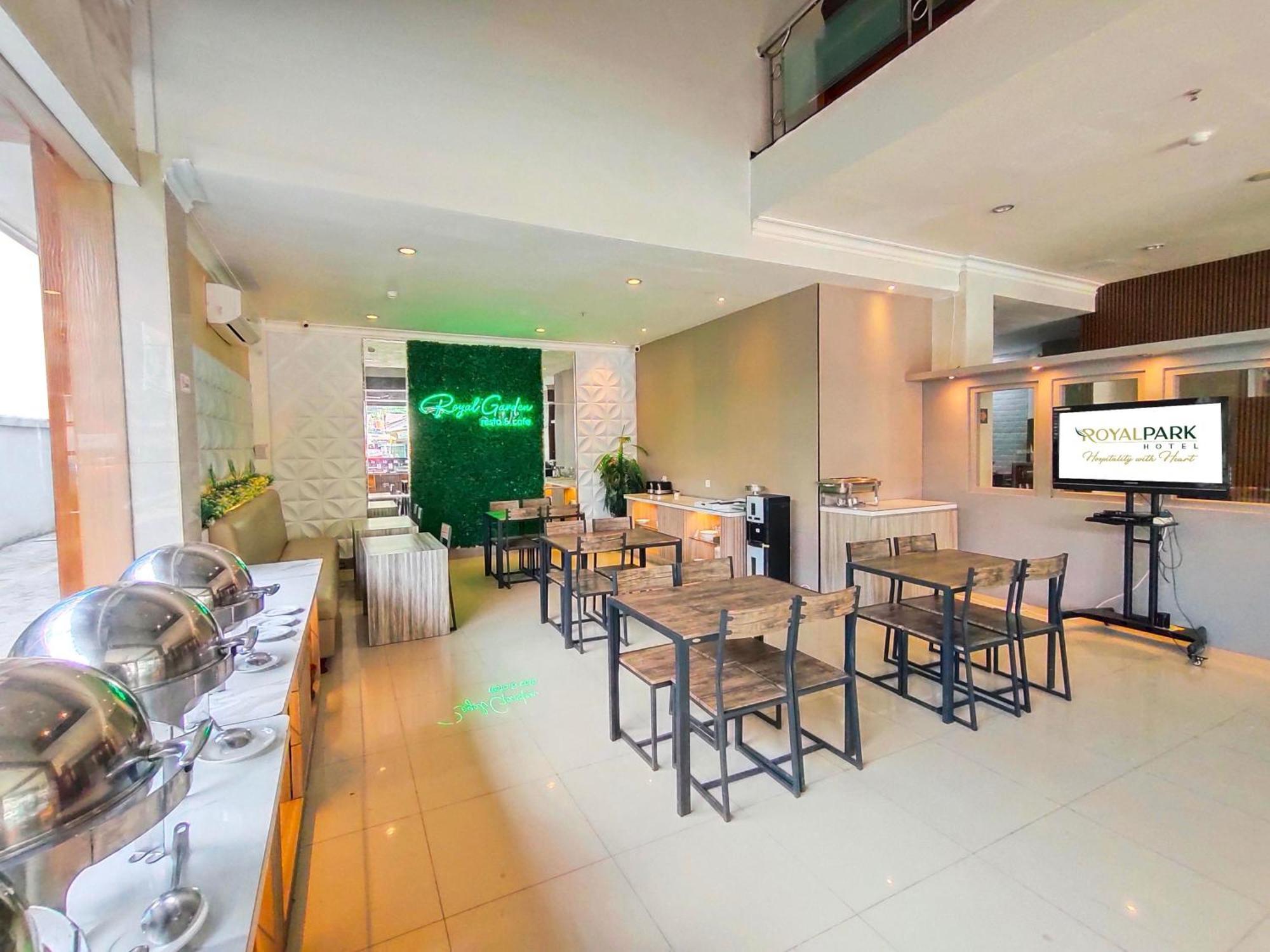 Royal Park Hotel Samarinda Extérieur photo