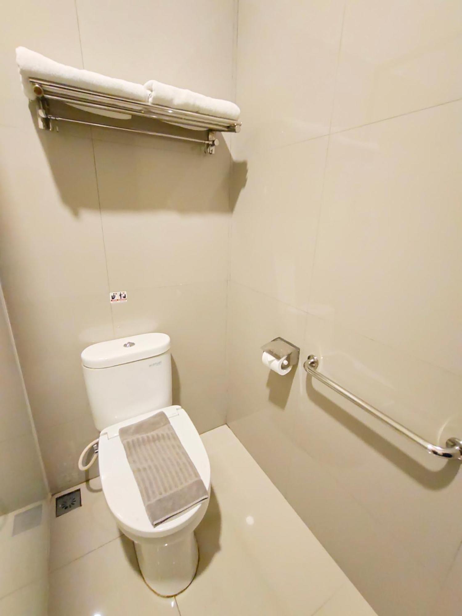 Royal Park Hotel Samarinda Extérieur photo