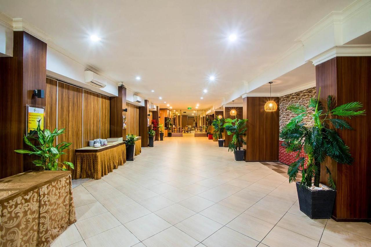 Royal Park Hotel Samarinda Extérieur photo