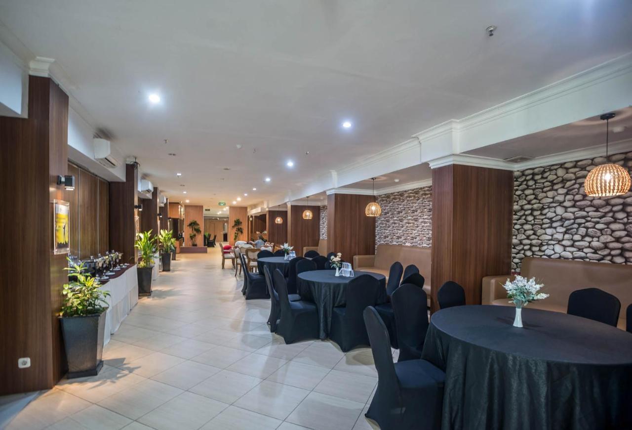 Royal Park Hotel Samarinda Extérieur photo